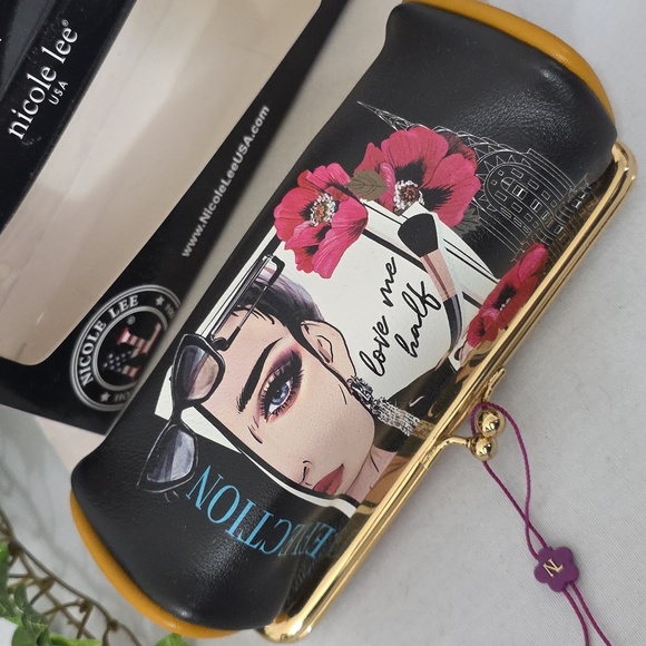 Nicole Lee Love Me Half Make Up Organizer Travel Kiss Lock Clutch NIB - Picture 5 of 12